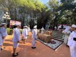 พิธีวางพุ่มดอกไม้ถวายราชสักการะ เทิดพระเกียรติ 